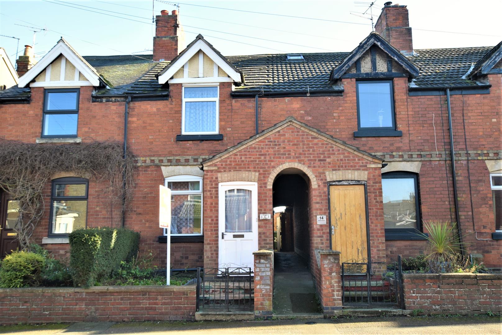 2 bedroom property for sale in West Road, Oakham £150,000