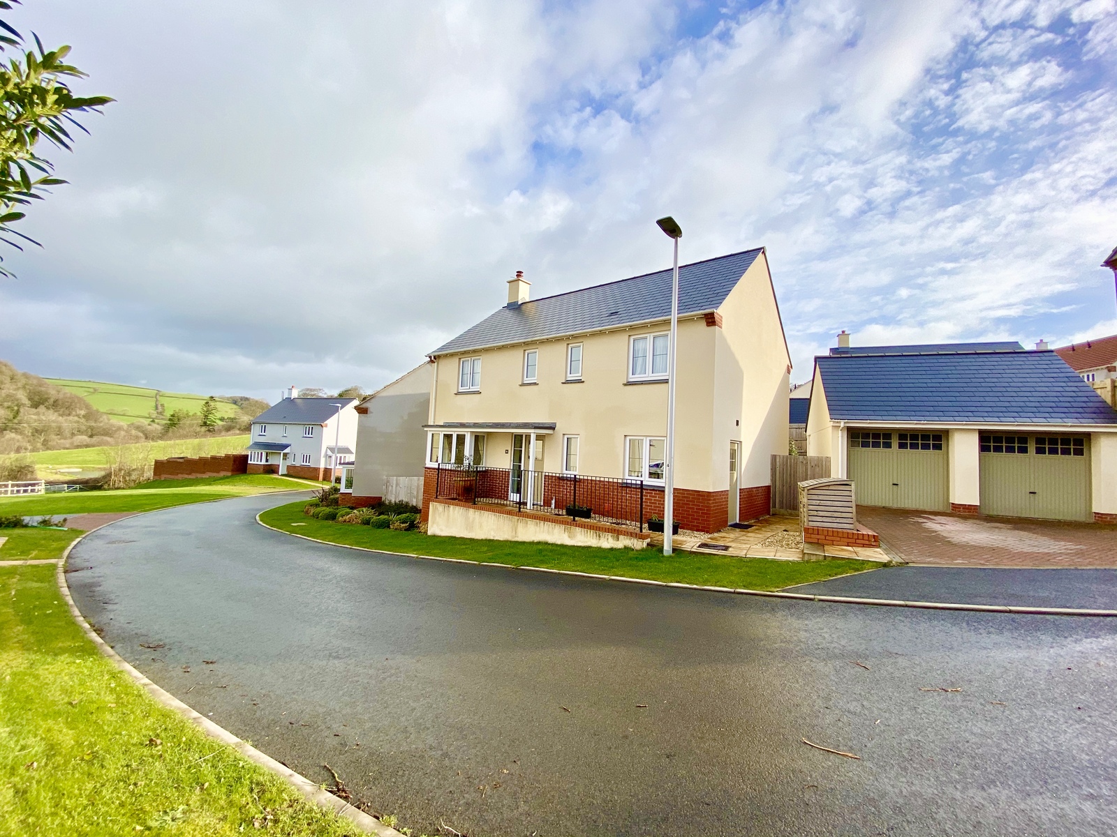 4 bedroom property for sale in Pilton, Barnstaple £369,000