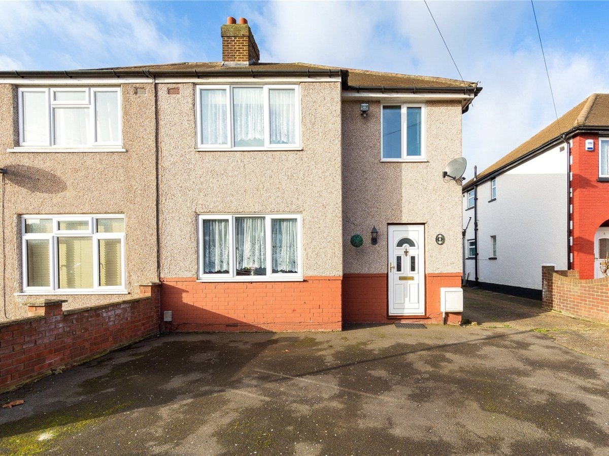 3 bedroom property for sale in Coniston Way, Hornchurch, RM12 Guide