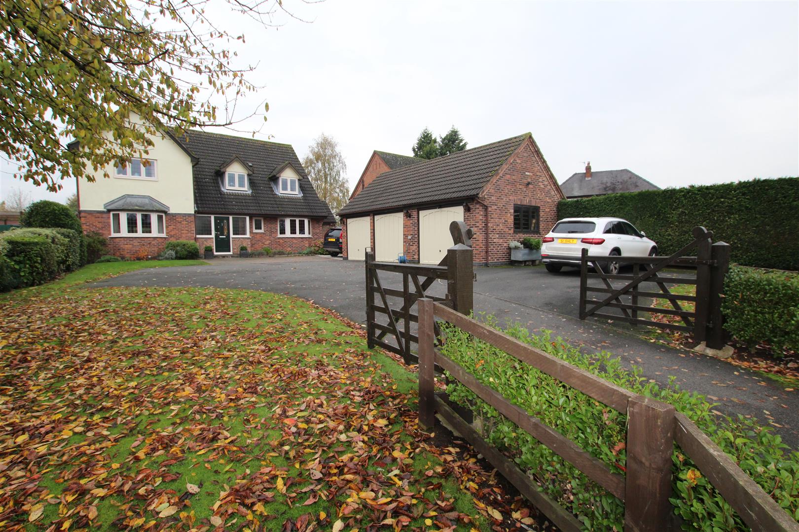 4 bedroom property for sale in Main Road, Anslow, BurtonOnTrent £