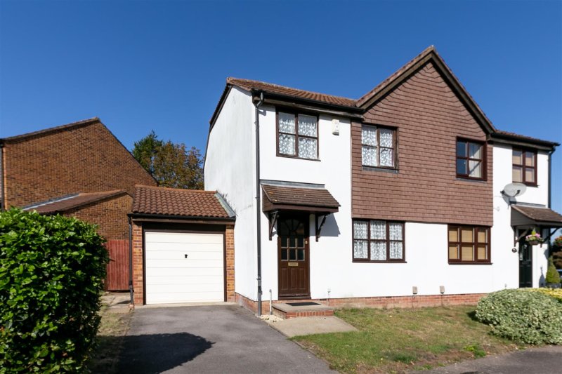3 bedroom property for sale in Marmet Avenue, Letchworth Garden City