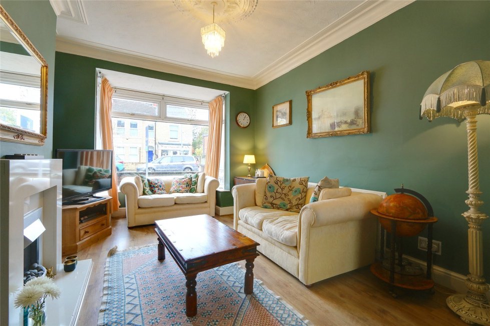 3 bedroom property in Albert Avenue, Hull £110,000