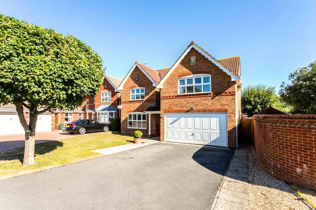4 bedroom property for sale in Crabtree Way, Old Basing, RG24 Offers