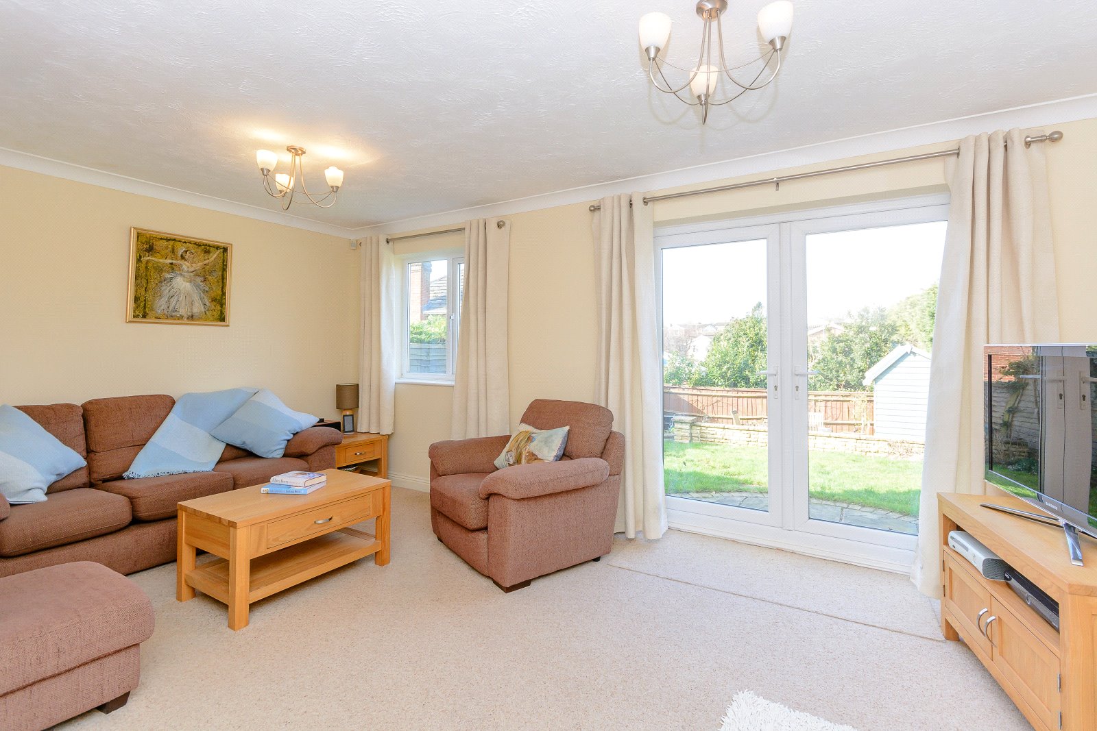 3 bedroom property for sale in Meadow Rise, North Waltham, Basingstoke