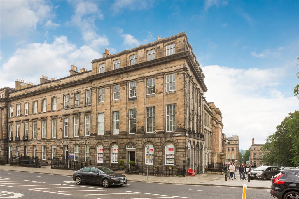 4 bedroom apartment to let in Albyn Place, Edinburgh, Midlothian, EH2