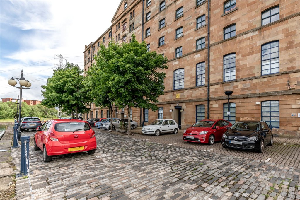 2 bedroom apartment to let in Speirs Wharf, Port Dundas, Glasgow, G4