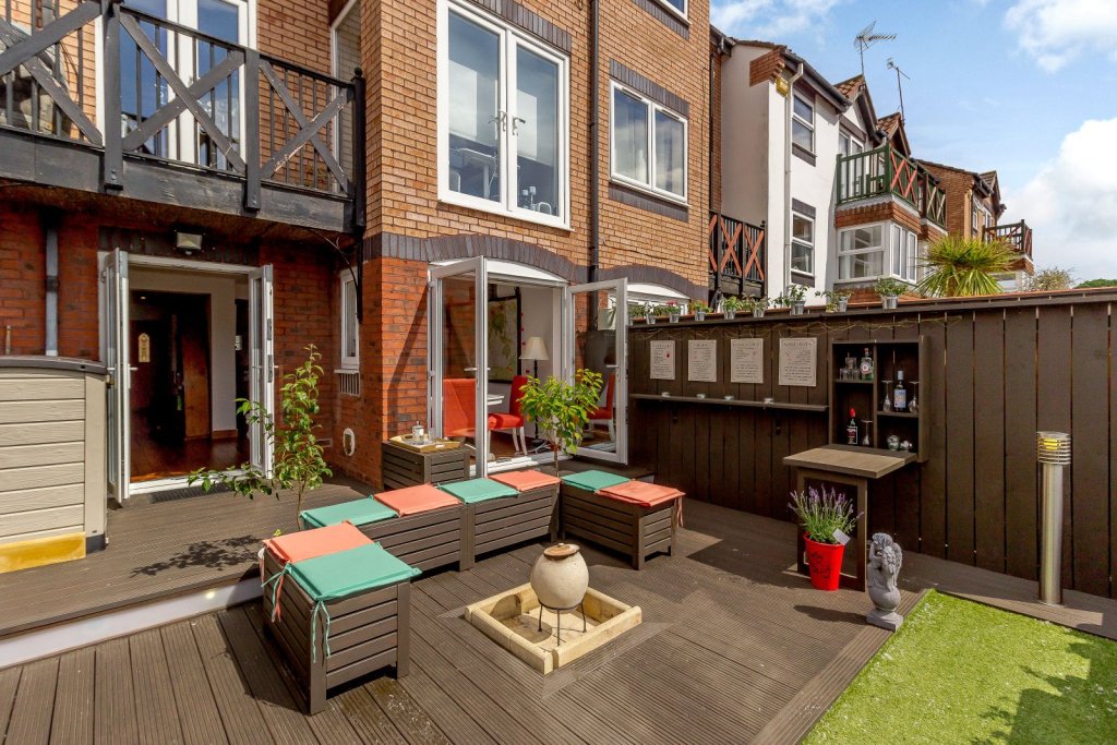 3 bedroom house for sale in Trinity Courtyard, St Peters Basin