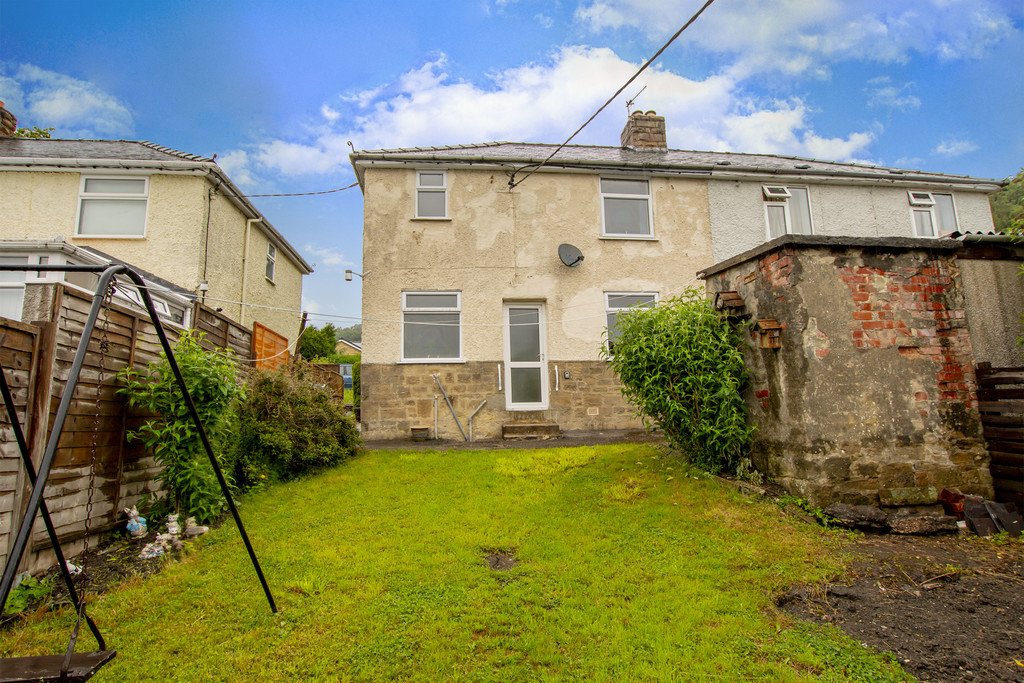 3 bedroom property for sale in New Road, Eyam, Hope Valley Offers in