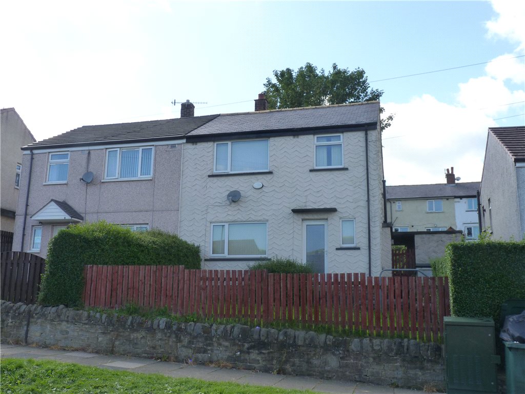 3 bedroom property for sale in Bracken Bank Avenue, Keighley, West