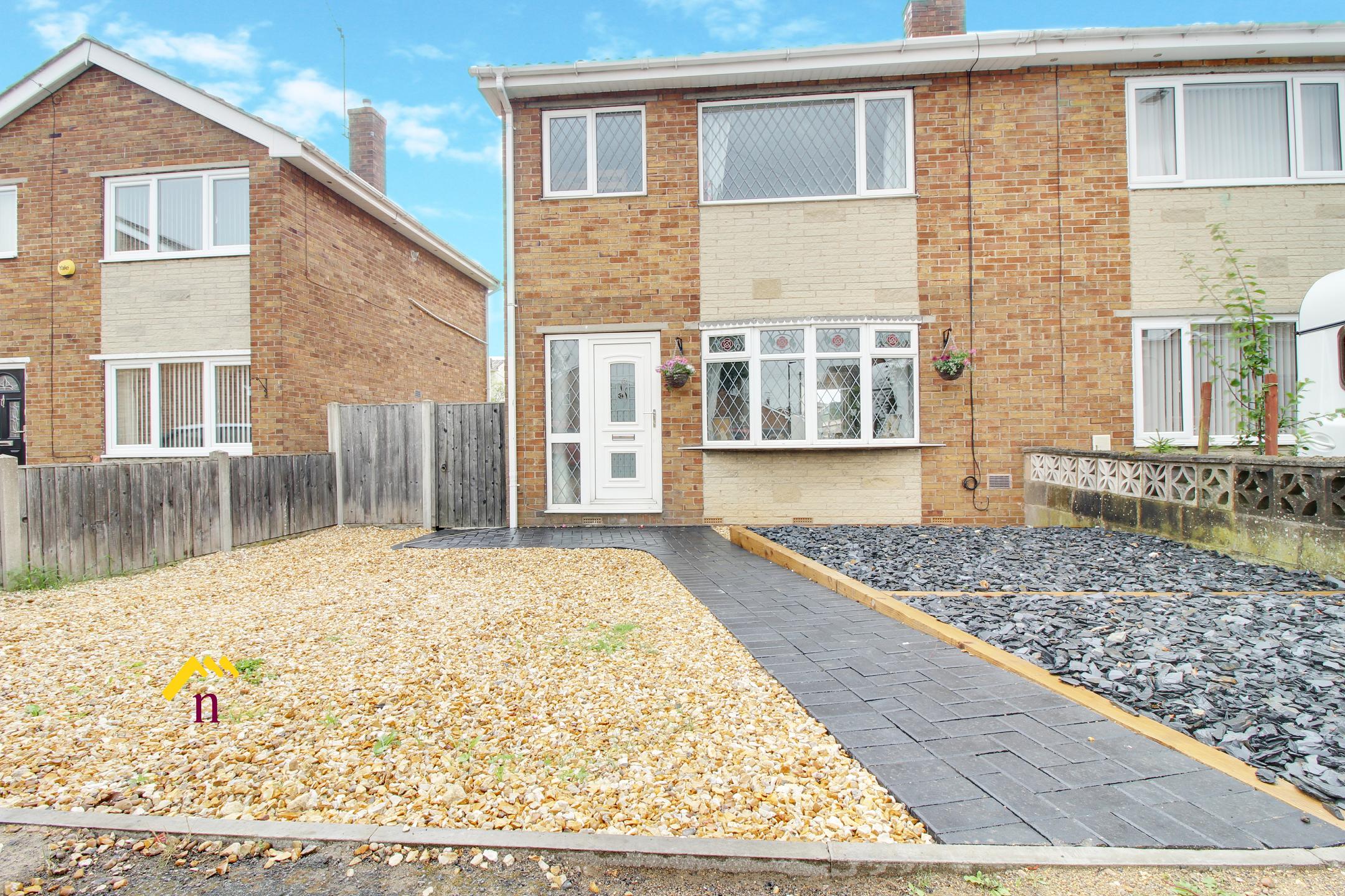 3 bedroom semidetached house for sale in Walnut Road, Thorne