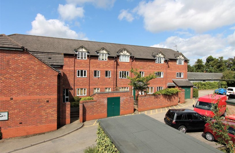 2 bedroom property for sale in Cornwall Place, Leamington Spa Guide