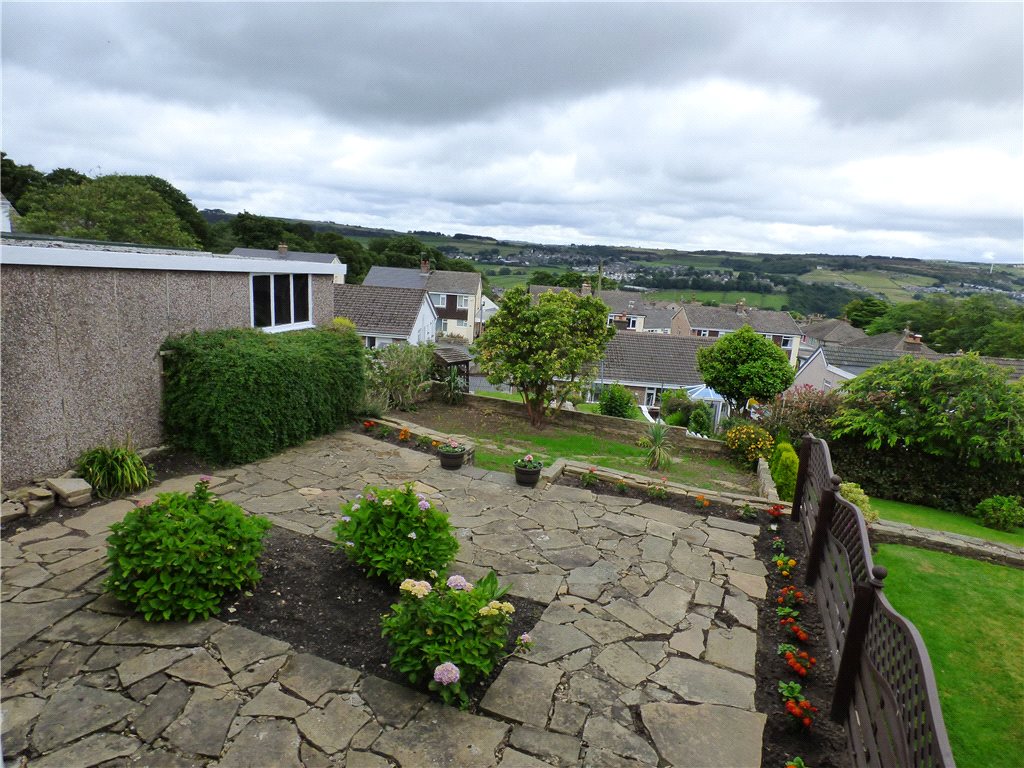 2 bedroom property for sale in Sunhurst Close, Oakworth, Keighley, BD22
