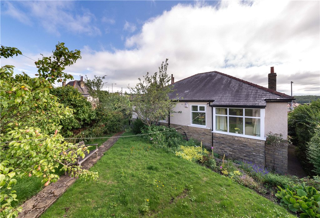 3 bedroom property for sale in Baildon Road, Baildon, BD17 £295,000