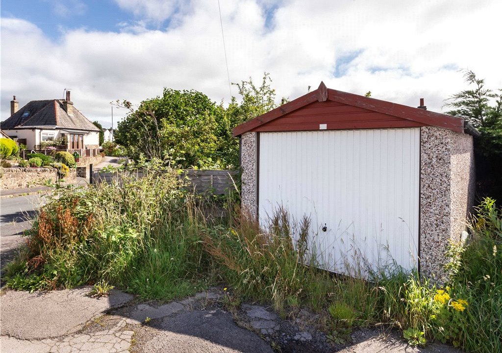 3 bedroom property for sale in Baildon Road, Baildon, BD17 £295,000