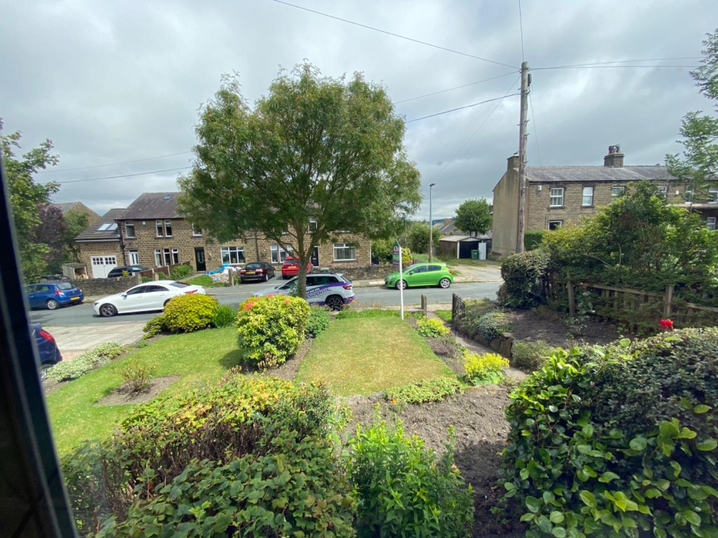 3 bedroom property for sale in Crescent Road, Netherton, Huddersfield