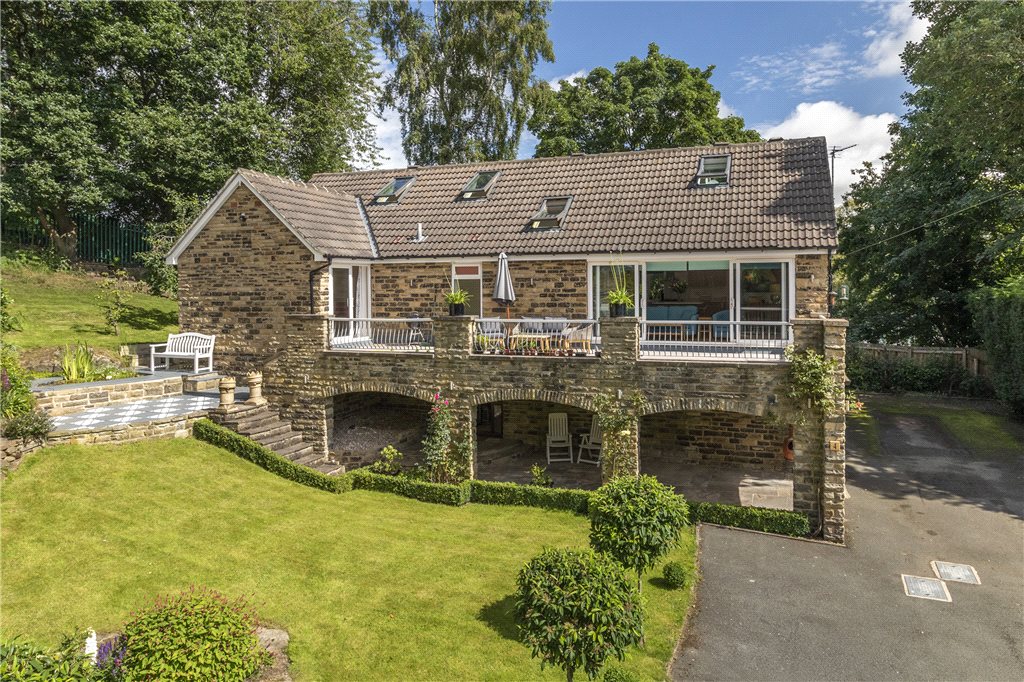 5 bedroom property for sale in Birch Hill Rise, Horsforth, Leeds, LS18
