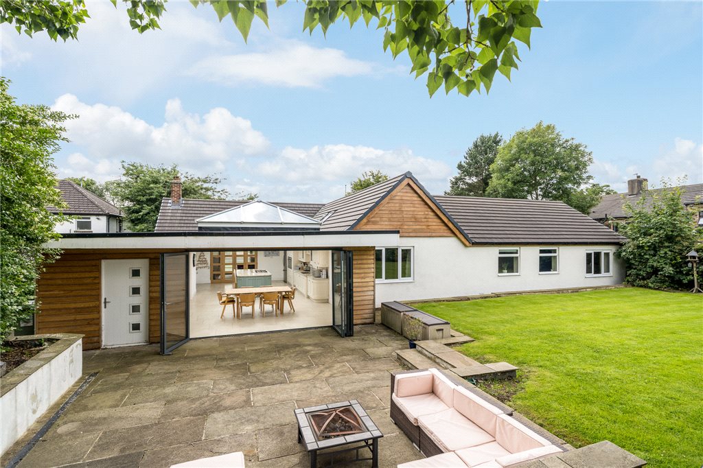 5 bedroom property for sale in Waterloo Road, Pudsey, West Yorkshire, LS28 Guide price £570,000