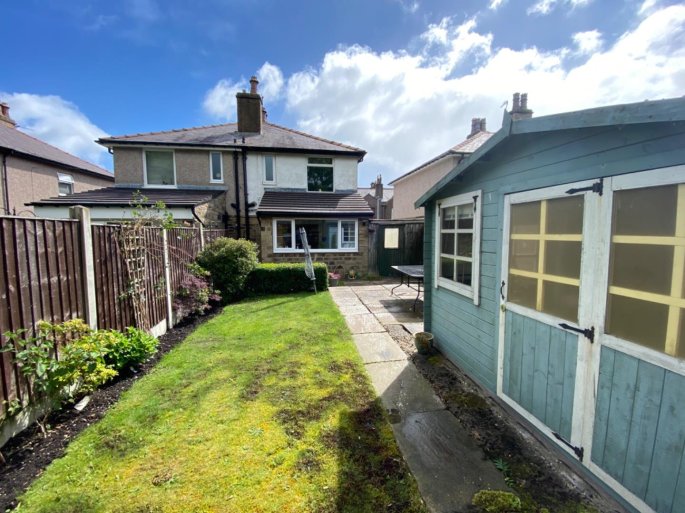 2 bedroom property for sale in Botham Hall Road, Huddersfield Price