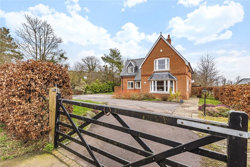 JacksonStops 3 bedroom property for sale in Coach Lane, Cheveley