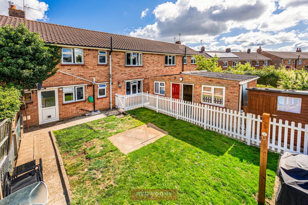 1 bedroom property for sale in Windsor Guide price £259,950