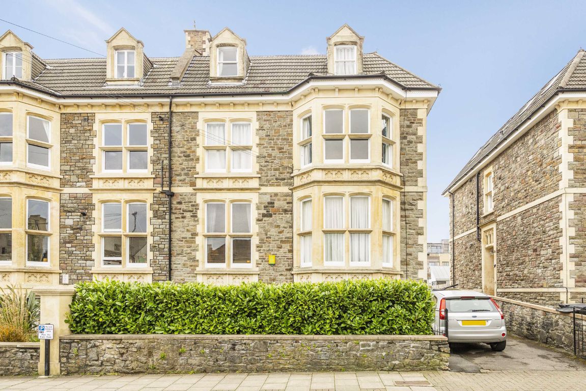 For sale 2 bedroom flat, Guide price £490,000, Iddesleigh Road