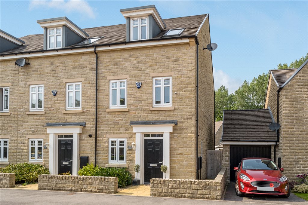 4 bedroom property for sale in Mill Way, Otley, West Yorkshire, LS21