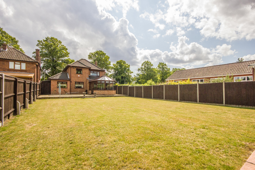 3 bedroom property for sale in Ipswich Road, Norwich NR4 Guide price