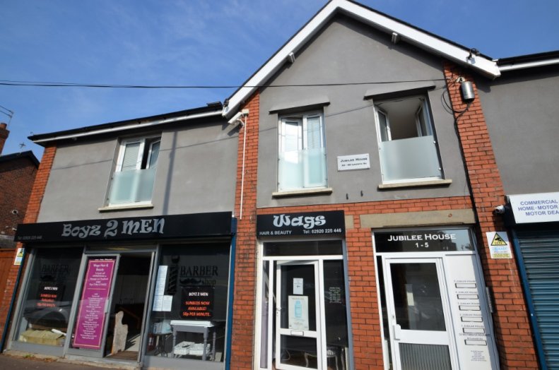 2 bedroom flat to rent in Leckwith Road, Canton, Cardiff, CF11