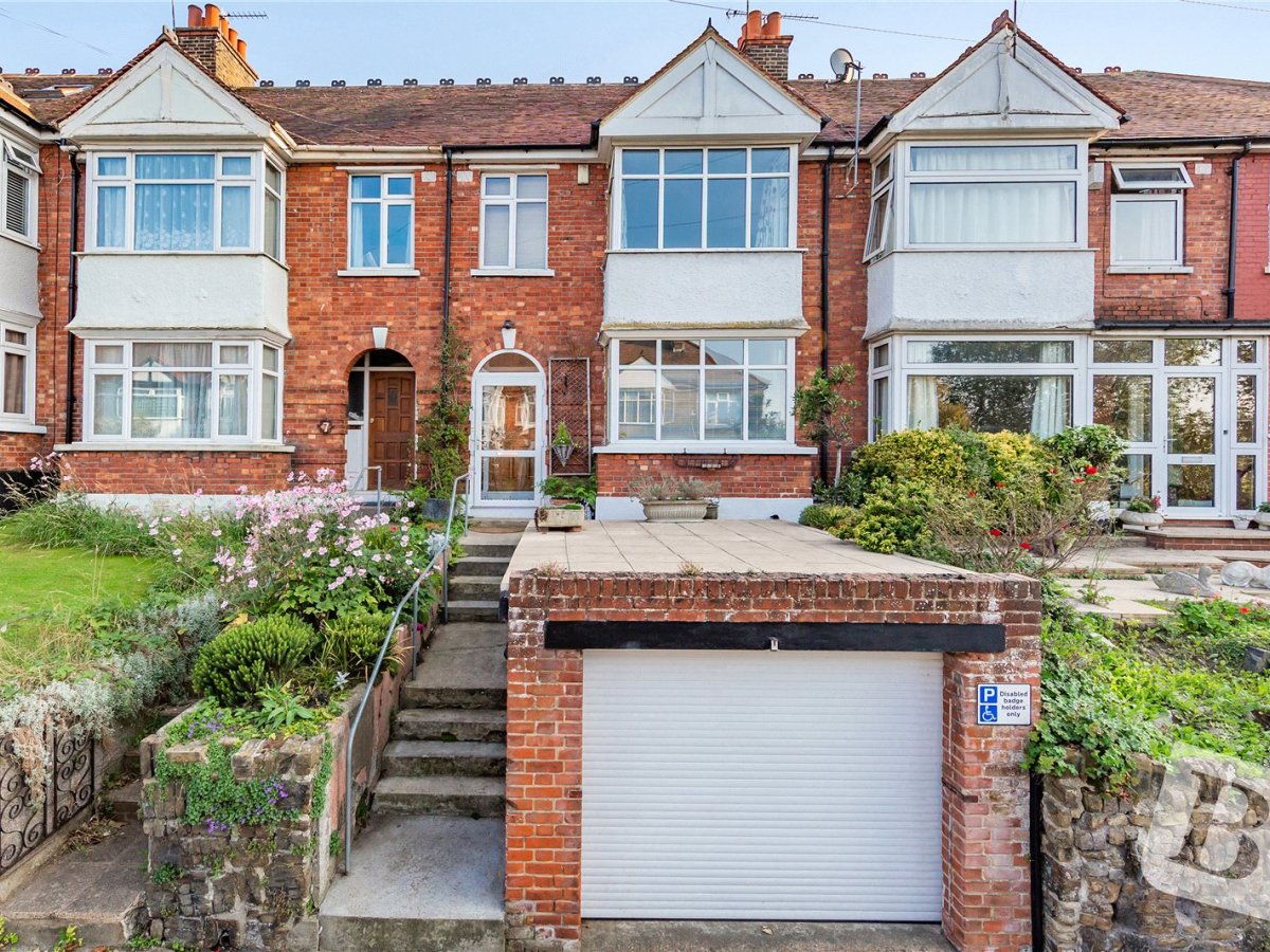 3 bedroom property for sale in Hillingdon Road, Gravesend, DA11 Offers over £365,000 Balgores