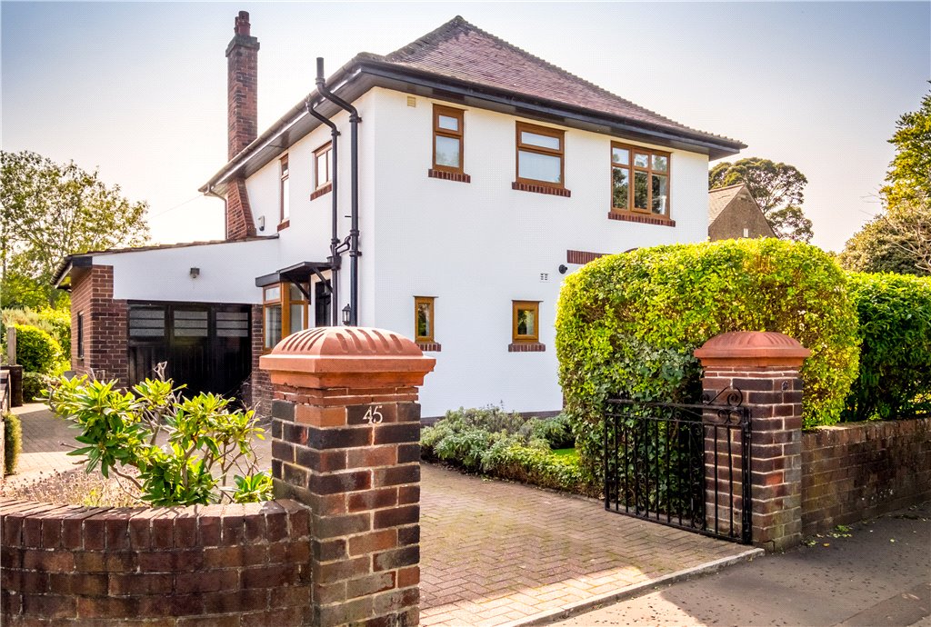 4 bedroom property for sale in Hullen Edge Road, Elland, HX5 Guide