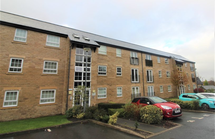 2 bedroom property for sale in Clough Gardens, Haslingden, BB4 £90,000