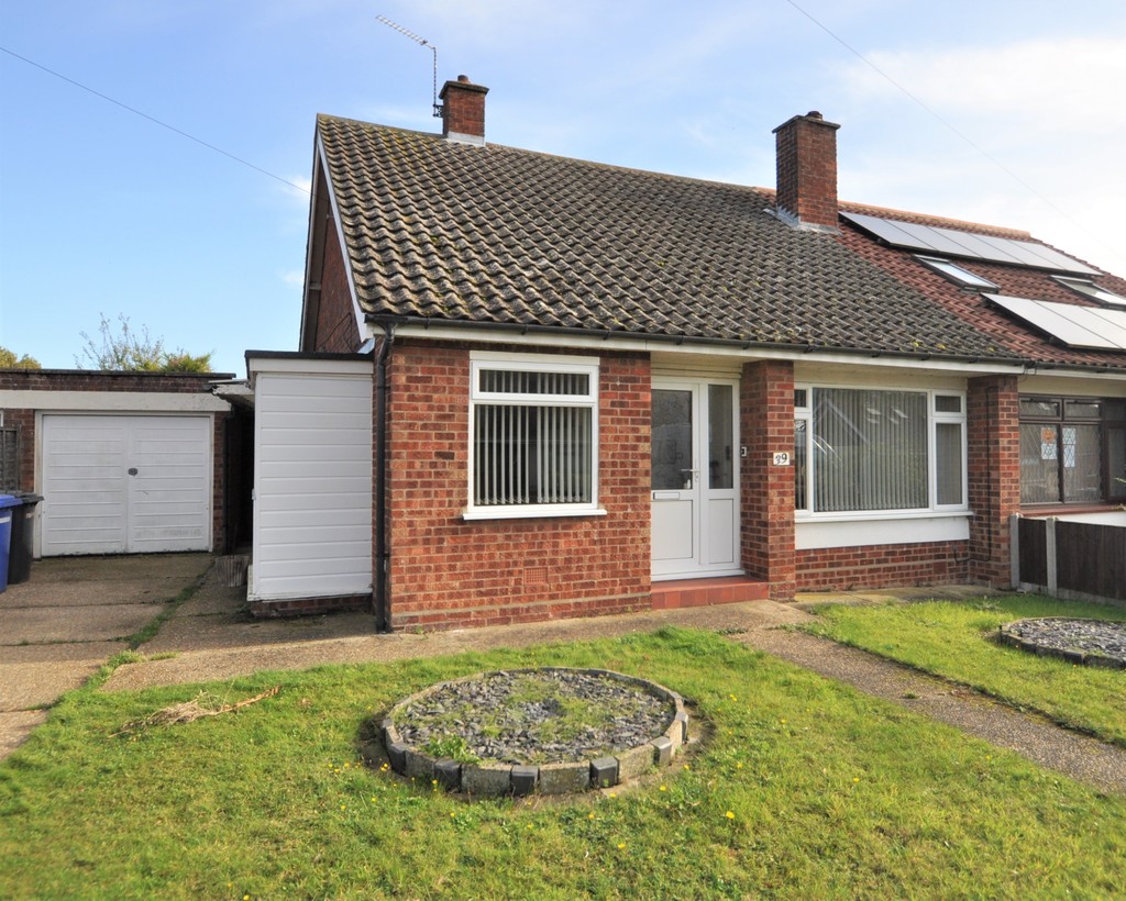 3 bedroom property for sale in Dukes Drive, Halesworth Guide price £