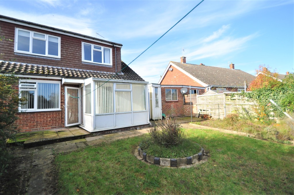 3 bedroom property for sale in Dukes Drive, Halesworth Guide price £