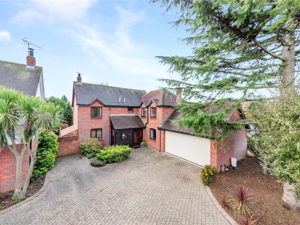 4 bedroom property for sale in Broughton Road, South Woodham Ferrers