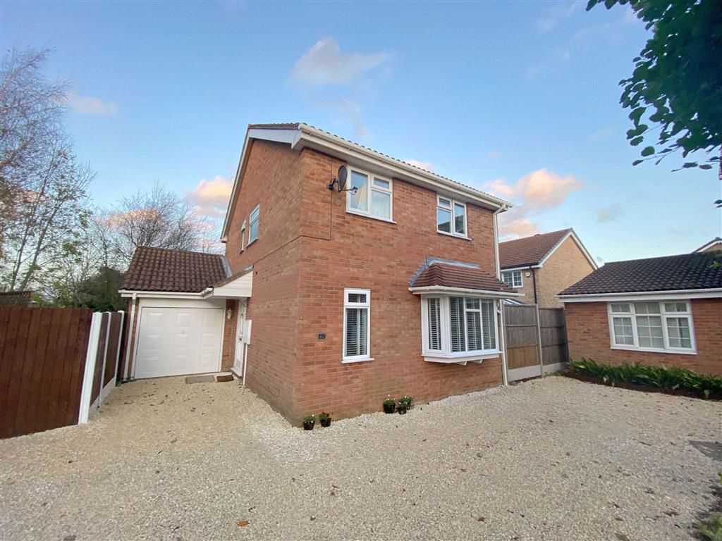 4 bedroom property for sale in Kent Drive, Hinckley Offers in the