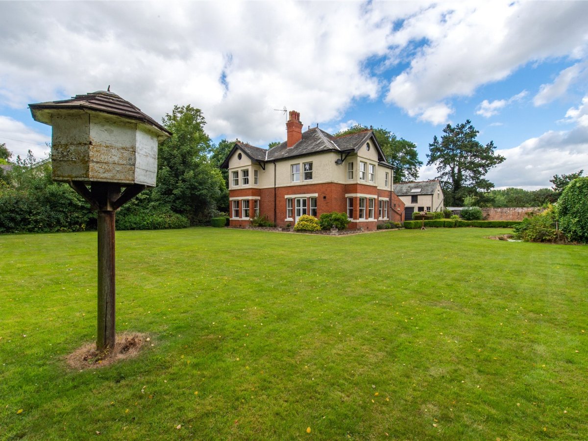 Andrew Grant 6 bedroom property for sale in Holdfast, Uptonupon