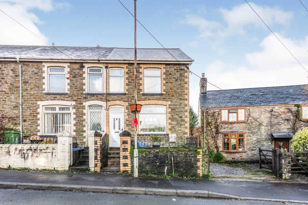 3 bedroom property for sale in Hendre Road, Pencoed, Bridgend Offers