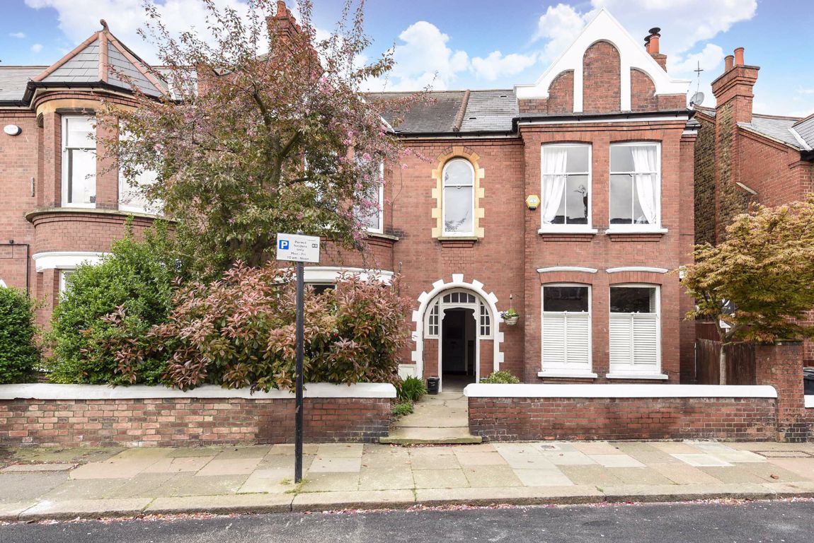 Jacksons 2 bedroom property for sale in Fieldhouse Road, Balham £