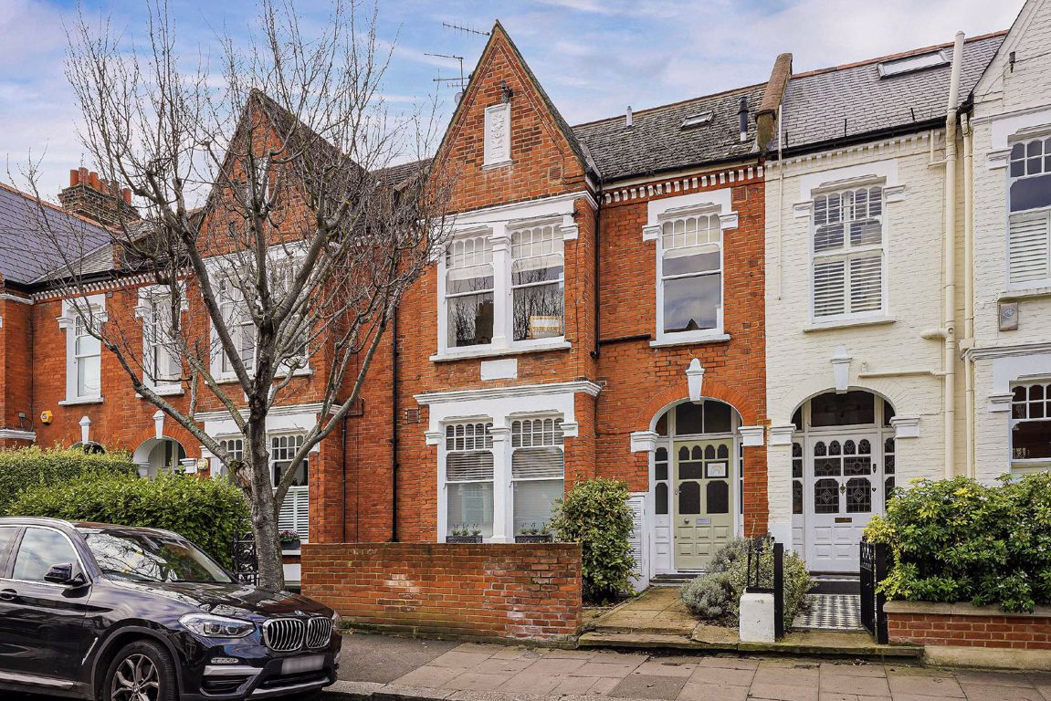 Jacksons 2 bedroom property for sale in Huron Road, Balham £650,000