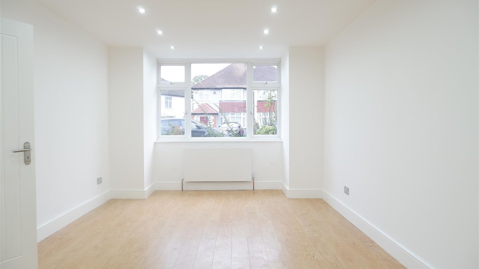 3 bedroom property for sale in Lawn Close, Ruislip £540,000