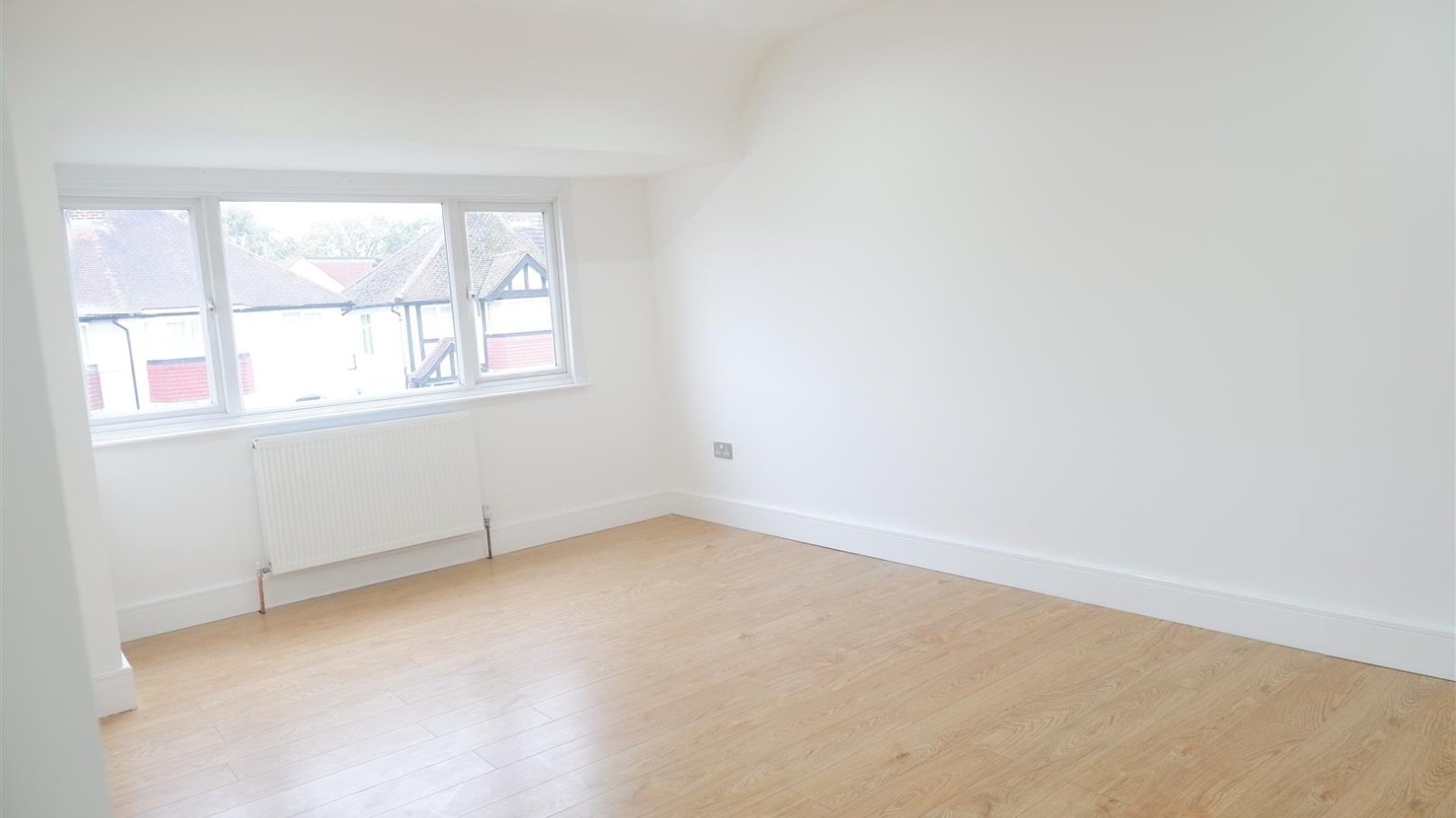 3 bedroom property for sale in Lawn Close, Ruislip £540,000