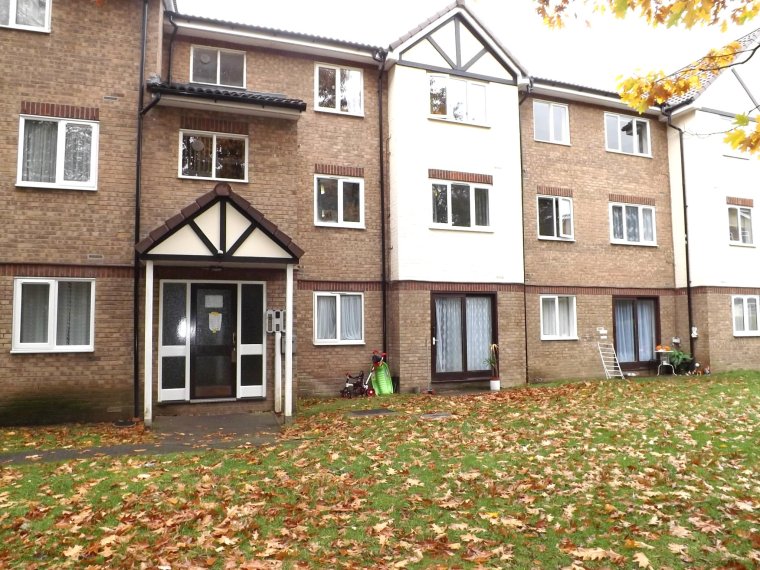 1 bedroom property for sale in Lapwing Court, 2 Eagle Drive NW9 Guide