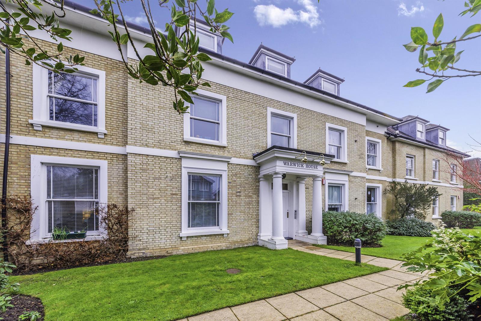 2 bedroom property for sale in Warwick House, Ladbroke Road, Redhill