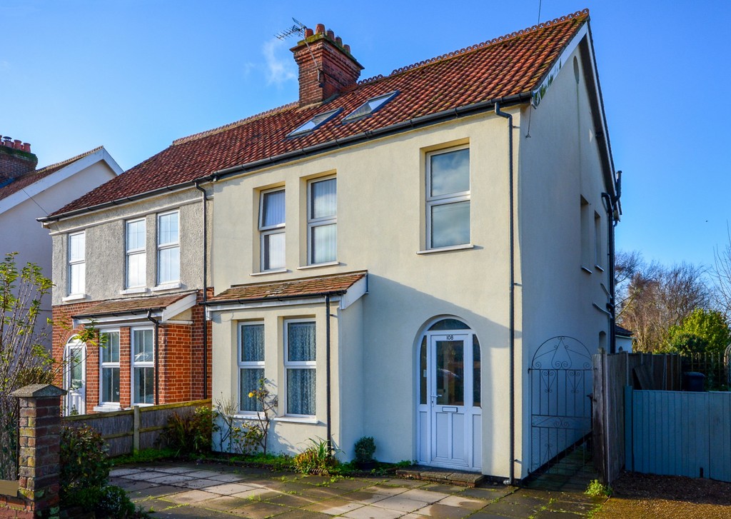 4 bedroom property for sale in Norwich Road, North Walsham £350,000