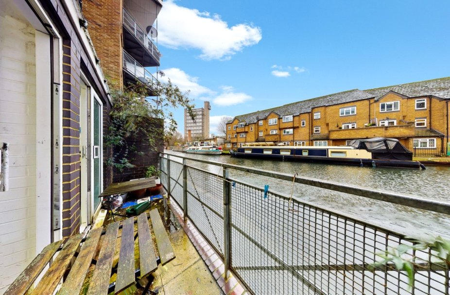 property for sale in Harrow Road, London, W10 Offers in excess of £