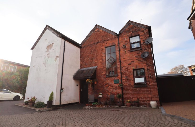 1 bedroom property for sale in Park Road, Bloxwich, Walsall Offers in