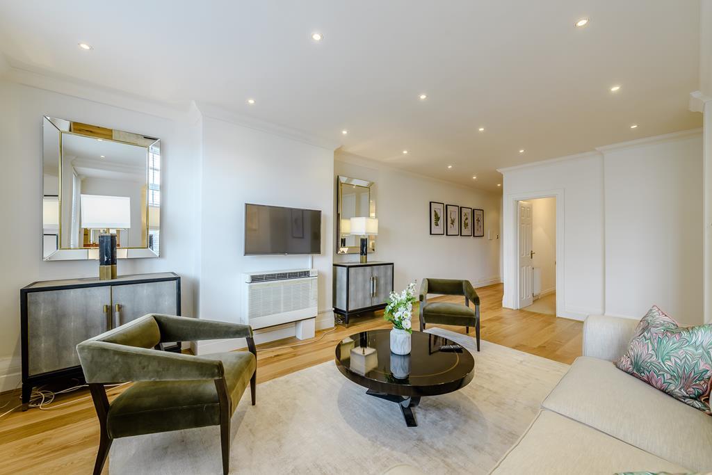 Three Bedroom  Two Bathroom  Strathmore Court  Park Road  St Johns Wood NW8 Image 5