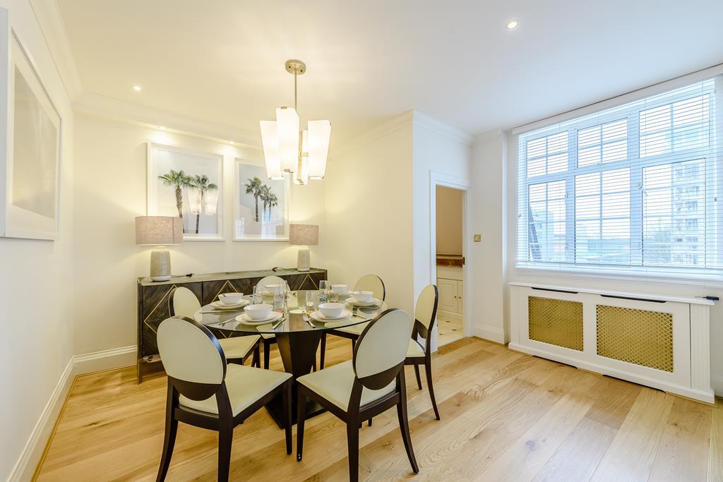 Three Bedroom  Two Bathroom  Strathmore Court  Park Road  St Johns Wood NW8 Image 7