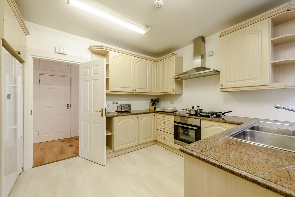 Three Bedroom  Two Bathroom  Strathmore Court  Park Road  St Johns Wood NW8 Image 22
