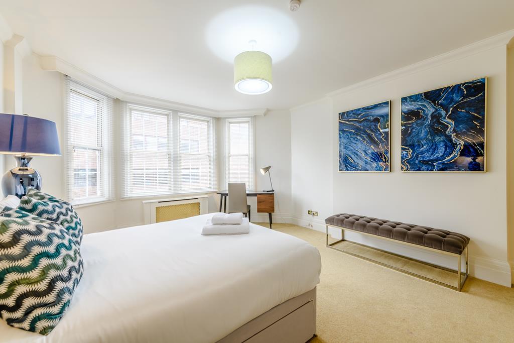 Three Bedroom  Two Bathroom  Strathmore Court  Park Road  St Johns Wood NW8 Image 11